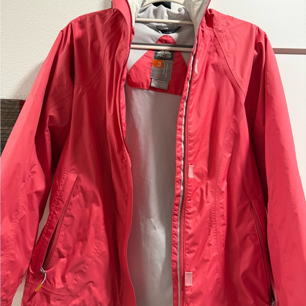 Nike Women’s Rain Jacket